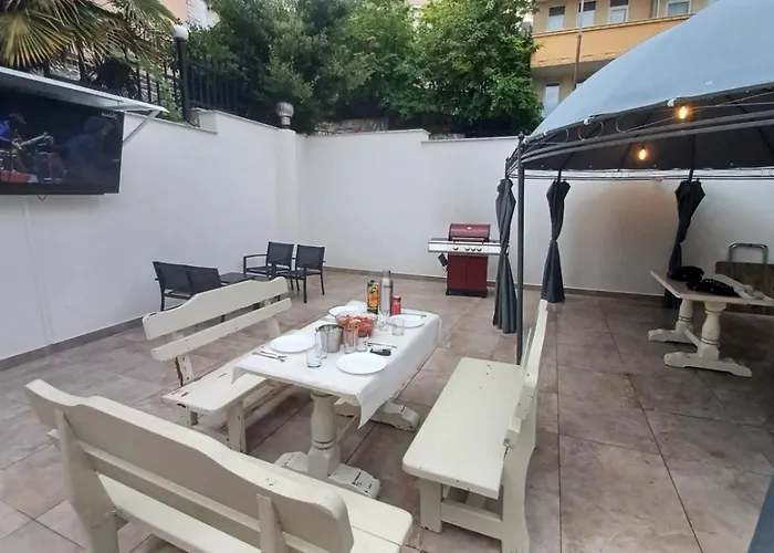 St.st. Constantine And Helena Pensjonat